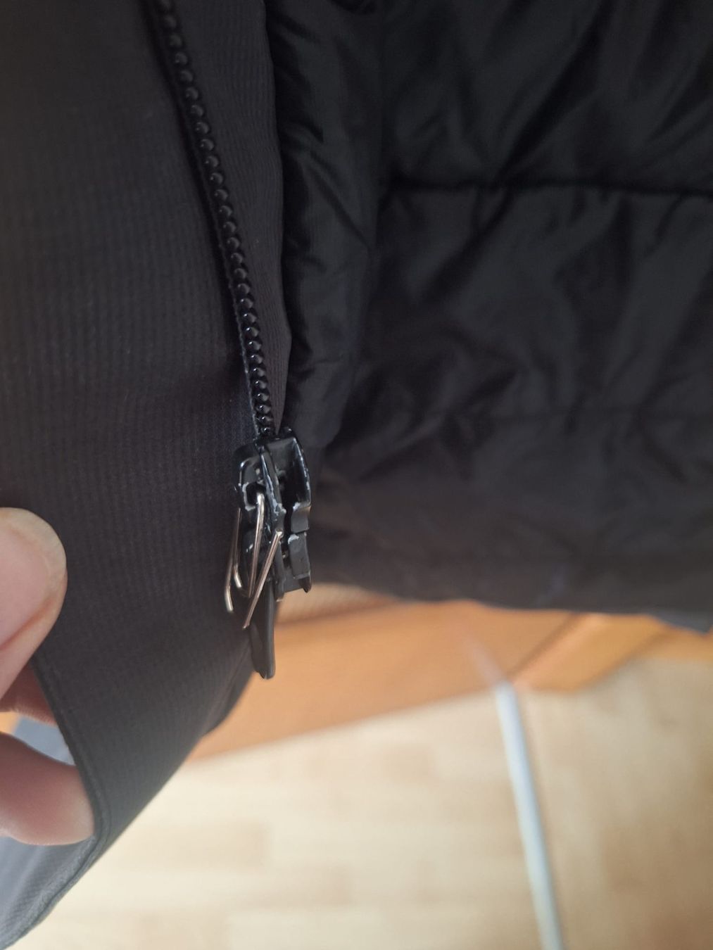 Arcteryx Mäntel: Arc'teryx Daunenparka Dunkelgrau – Gebraucht aus Winterthur von _lxeah 4