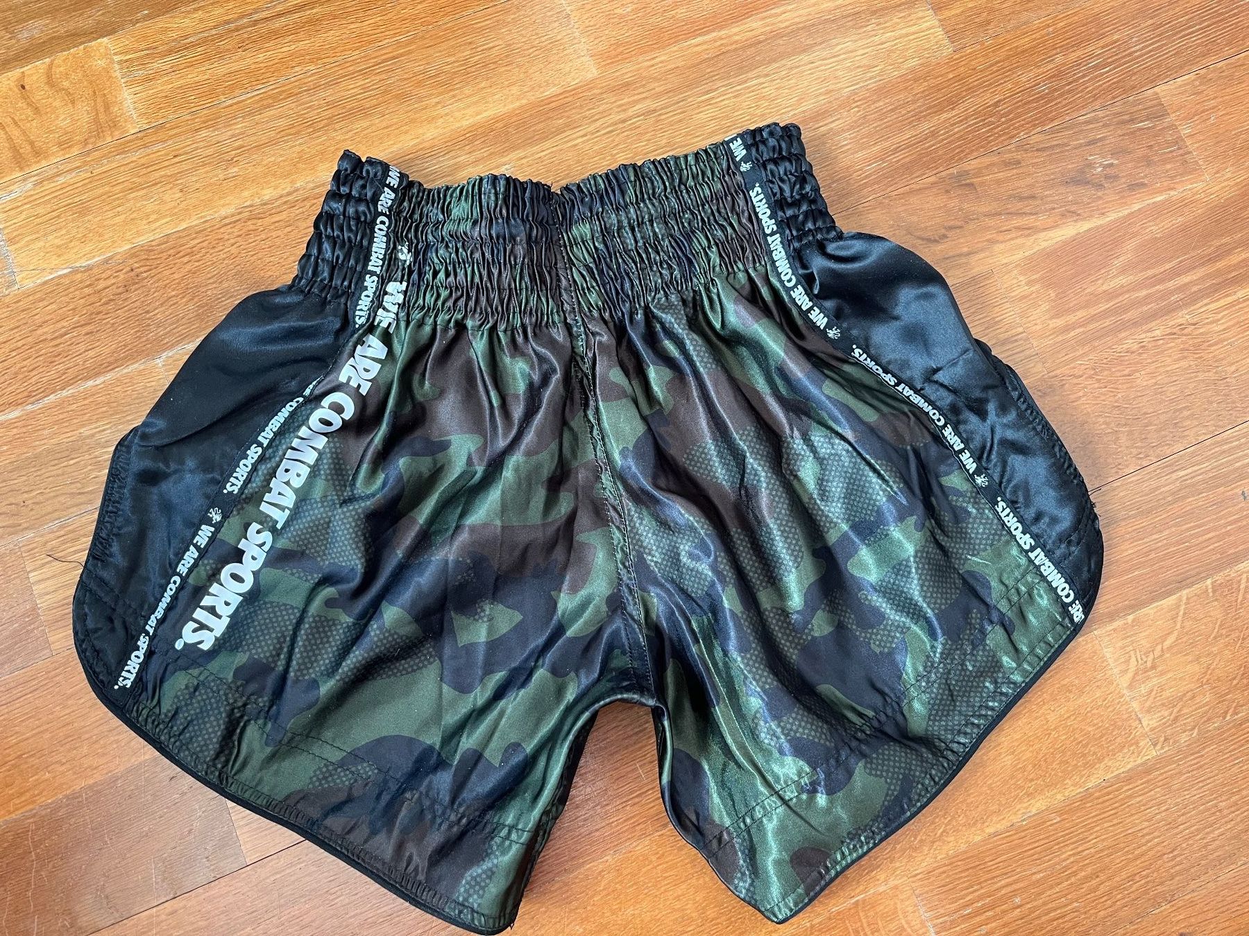 Hosen: LEONE Kick-Thai Shorts Unisex – Gebraucht aus Ittigen von str_9dw5 1