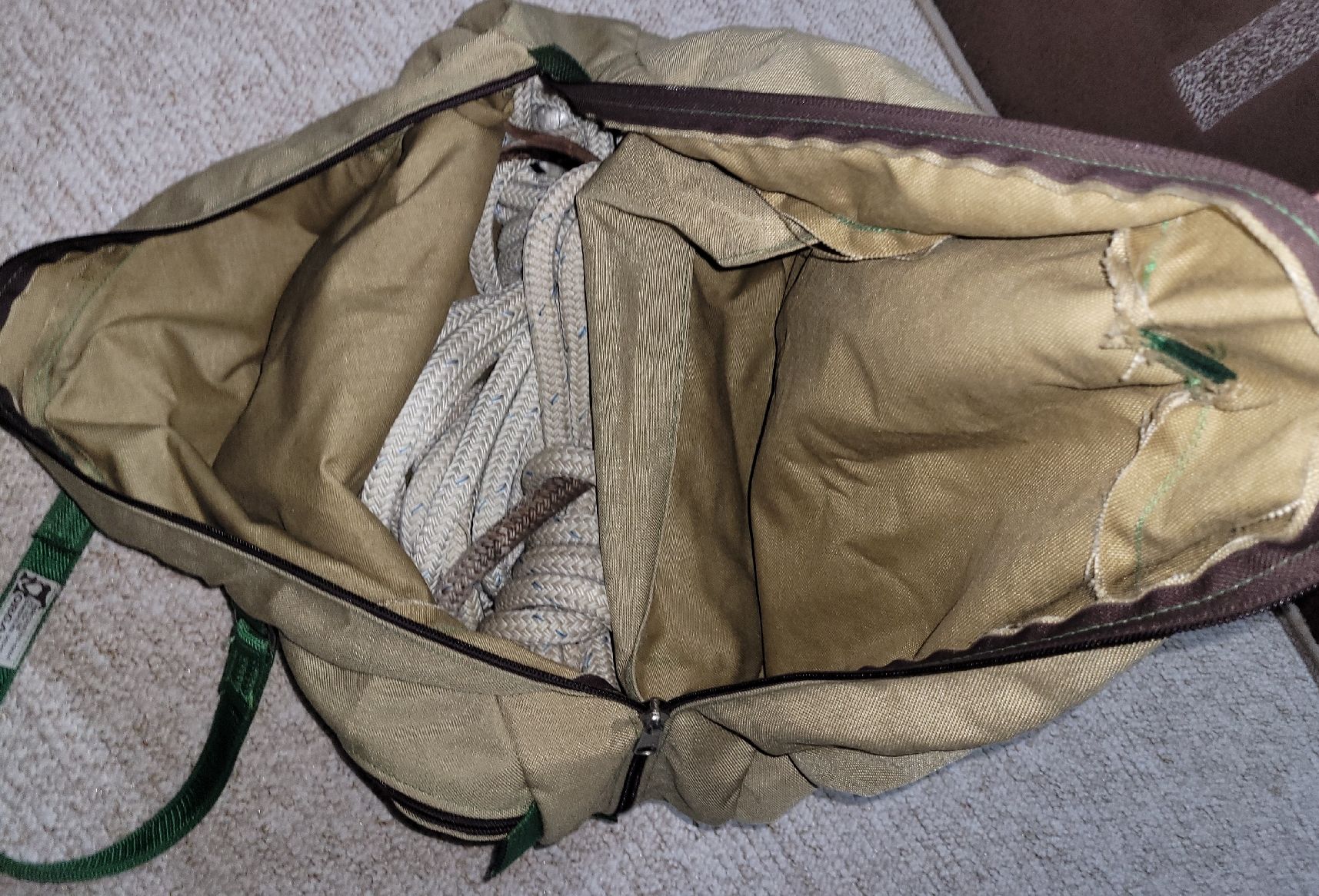 Borse: Paddock-Tasche Parelli, rund, wasserfest – Nuovo (secondo la descrizione) da Einsiedeln venduto da eldor5 1