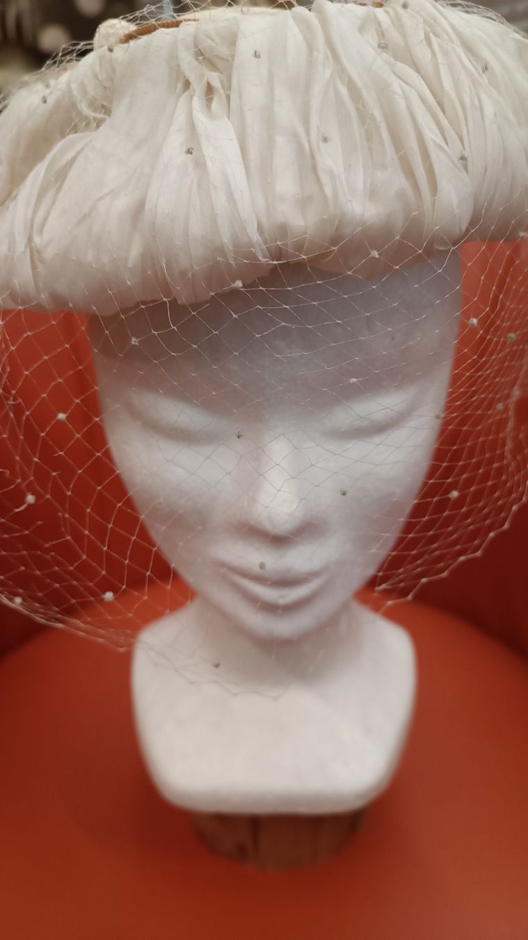 Chapeaux, bonnets & casquettes: 50er Jahre Cocktailhut Gilbert Orcel Paris – D'occasion à Reiden par Zofi-Brocki 1