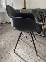 Eames Plastic Armchair schwarz