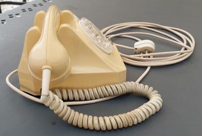 Telefoni: Altes Wählscheiben-Telefon – Usato da Ermenswil venduto da Brun12 1