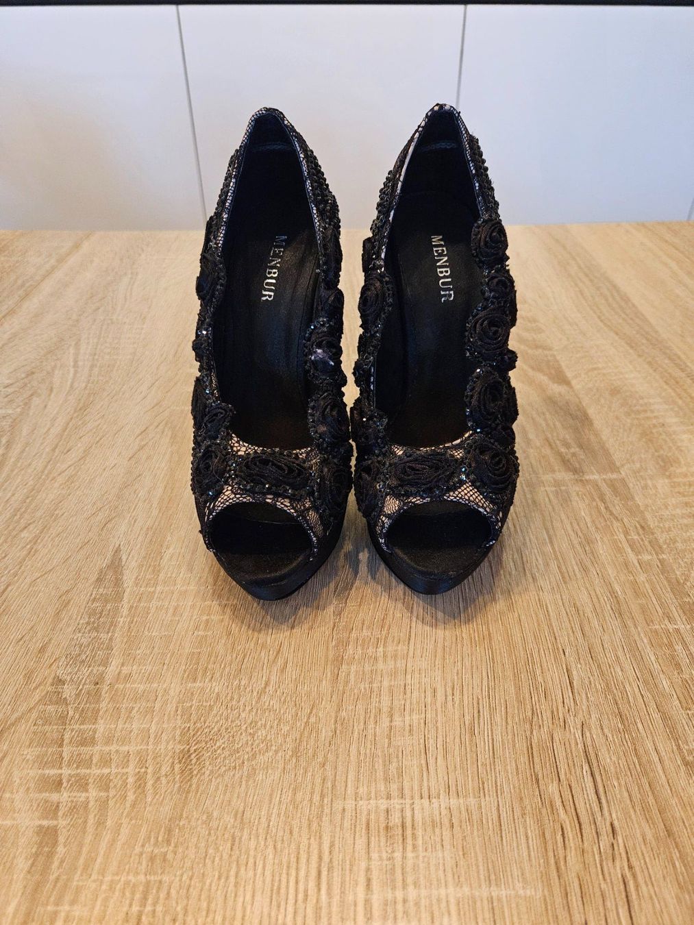Scarpe da donna: High Heels Menbur, Schwarz/Gold, Gr. 36 – Nuovo (secondo la descrizione) da Brunnen venduto da summerLove6 1