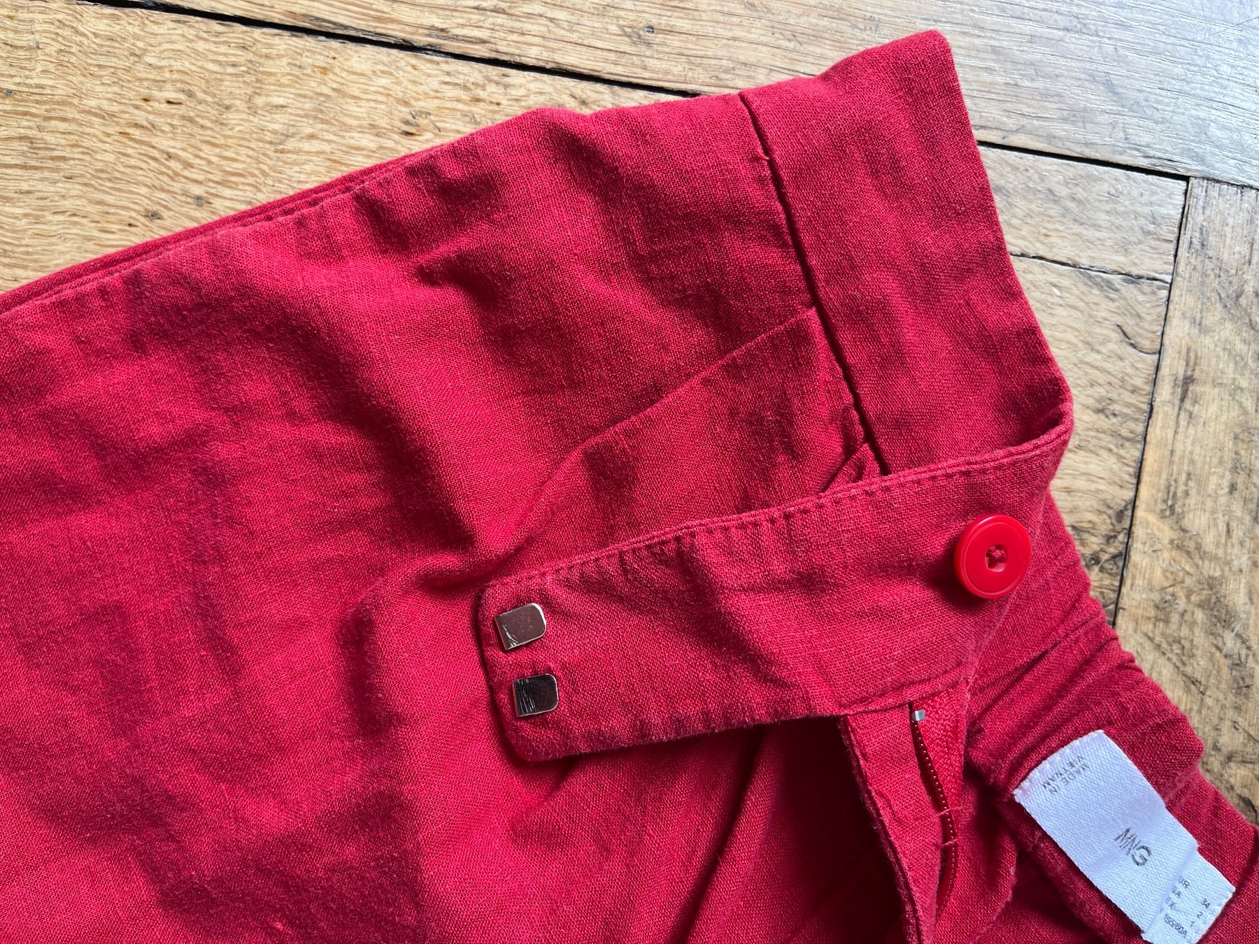 Mango Pantaloni: Mango red culotte pants 3/4 – Usato da Zürich venduto da LeaL2025 2