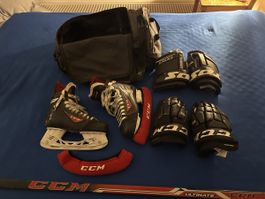 Eishockey Set CCM Schlittschuhe Stock Tasche Handschuhe