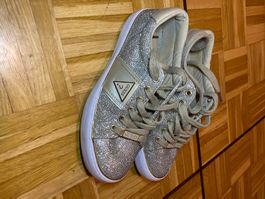 ✨ Stylische Guess Sneakers – Grösse 37