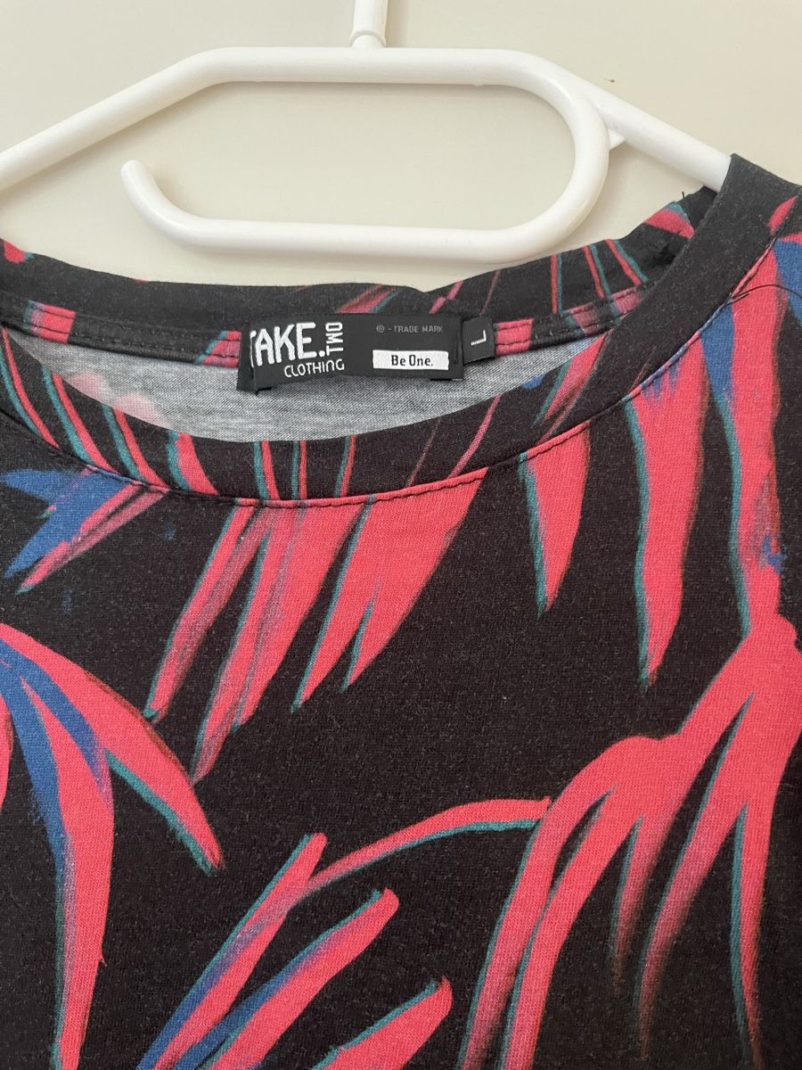 T-shirt: Tshirt bunte Palmen  – Usato da Bern venduto da c23_mrg2 1