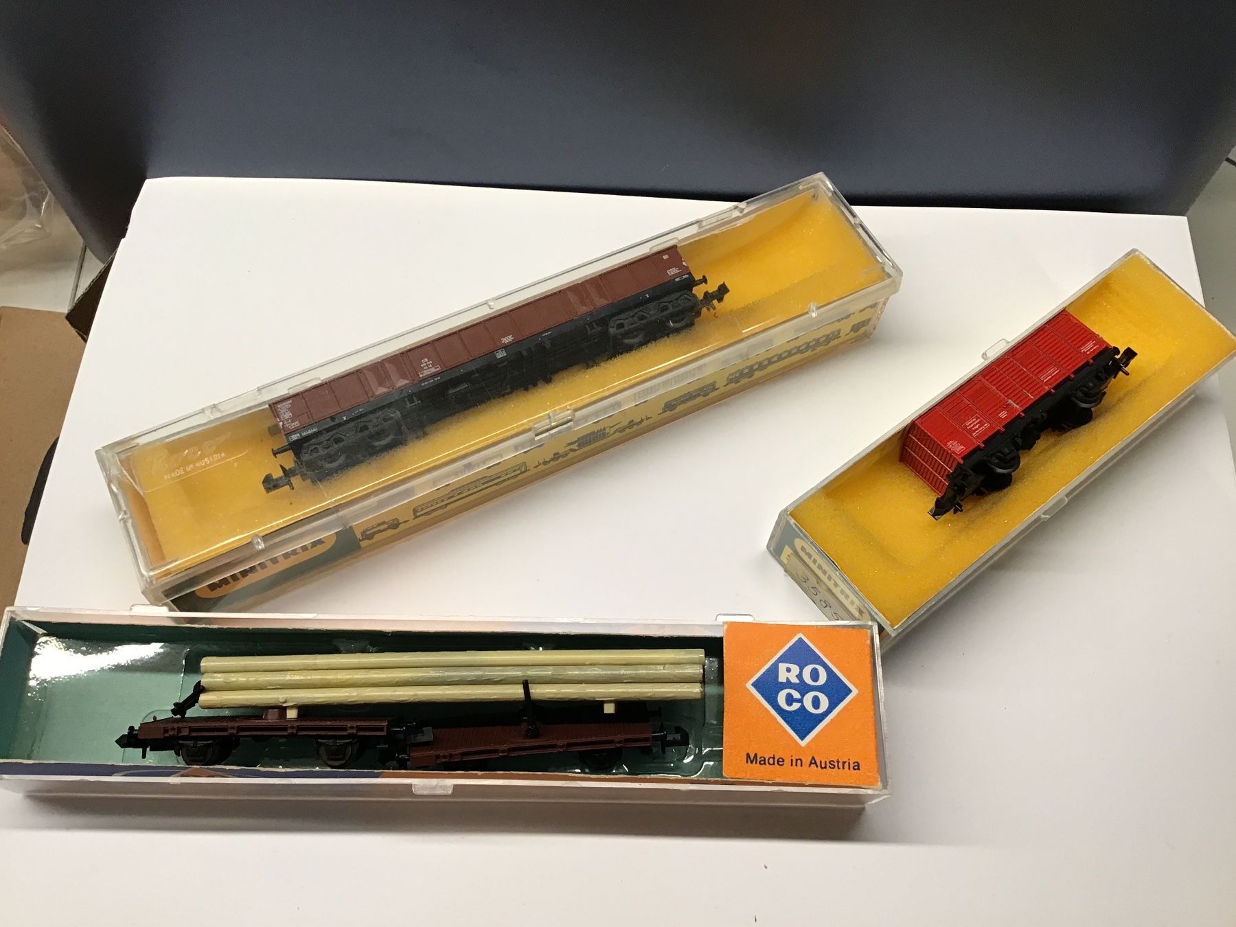 Modellini di ferrovie: ROCO Gueterwagen N 3X – Usato da Männedorf venduto da Modellbau-wyss 2