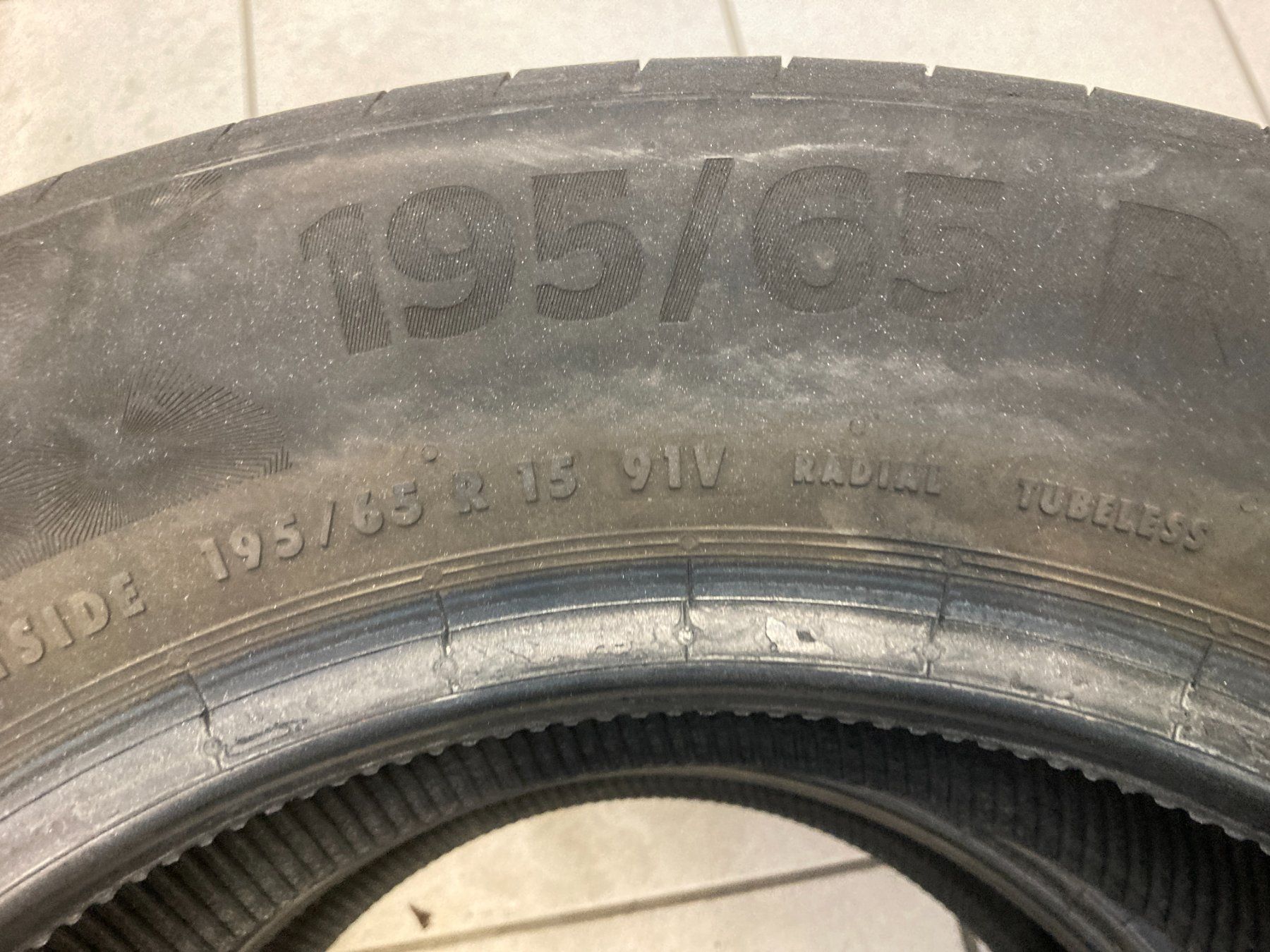 Continental Pneus & Kompletträder: 195/65R15 Sommerpneu Continental – Gebraucht aus Cham von WB2223 4