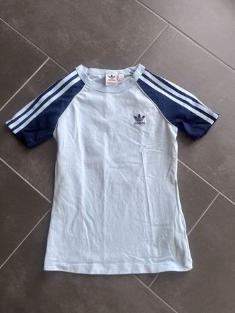 Blaues Adidas Shirt Grösse xs, sehr guter Zustand 