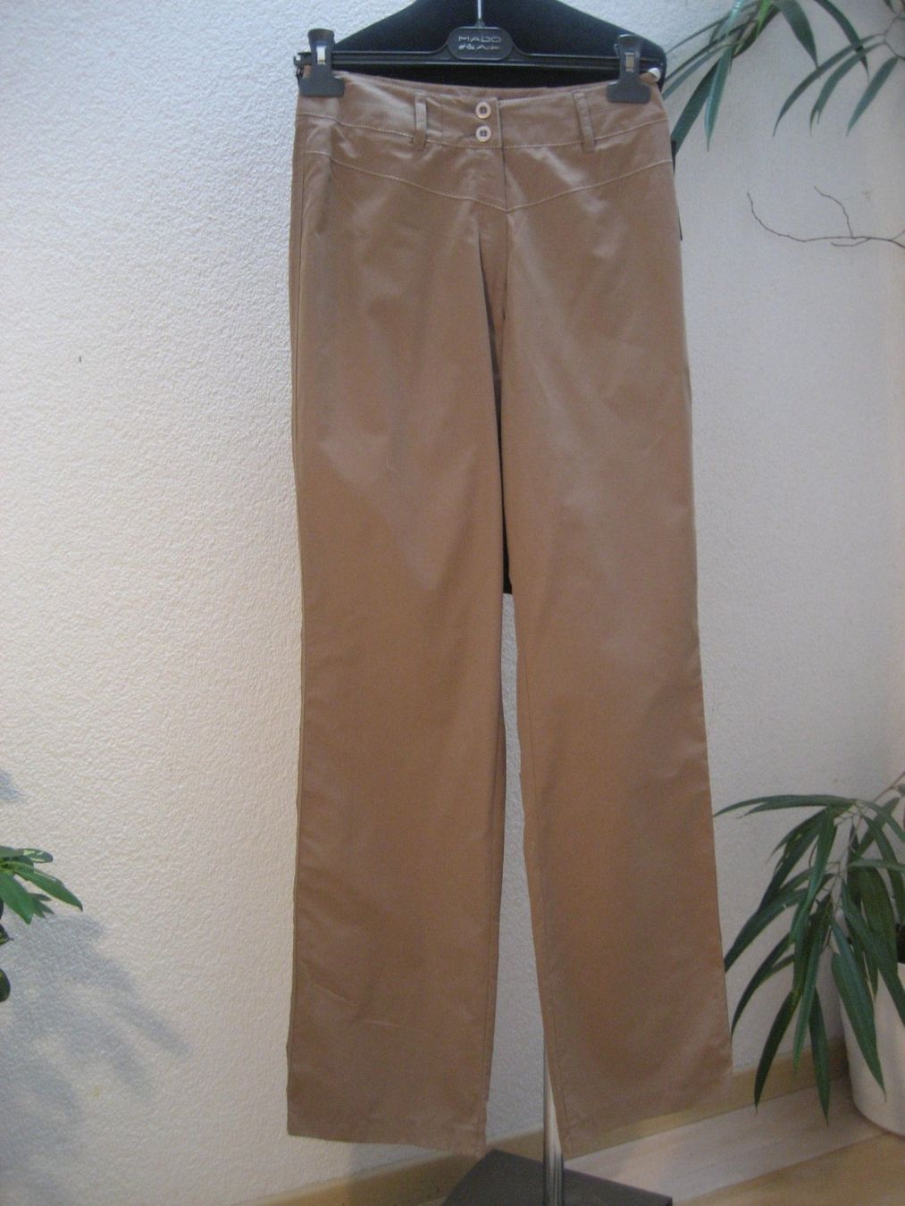 Pantaloni: Pantalon Tuzzi taille 34, neuf – Nuovo e nell'imballaggio originale da Delémont venduto da marryb