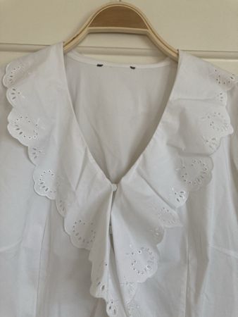 Trendy Embroidered Broderie Anglaise Size M/L
