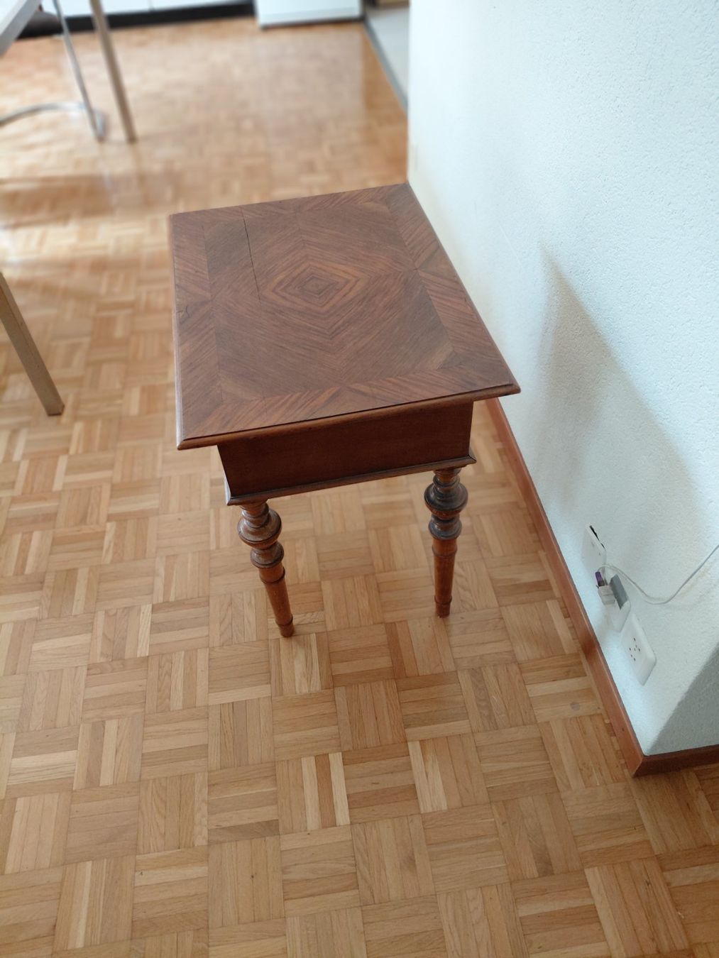 Tavoli: Petite table à 2 tiroirs ancienne – Usato da Moutier venduto da and_2XYT 2