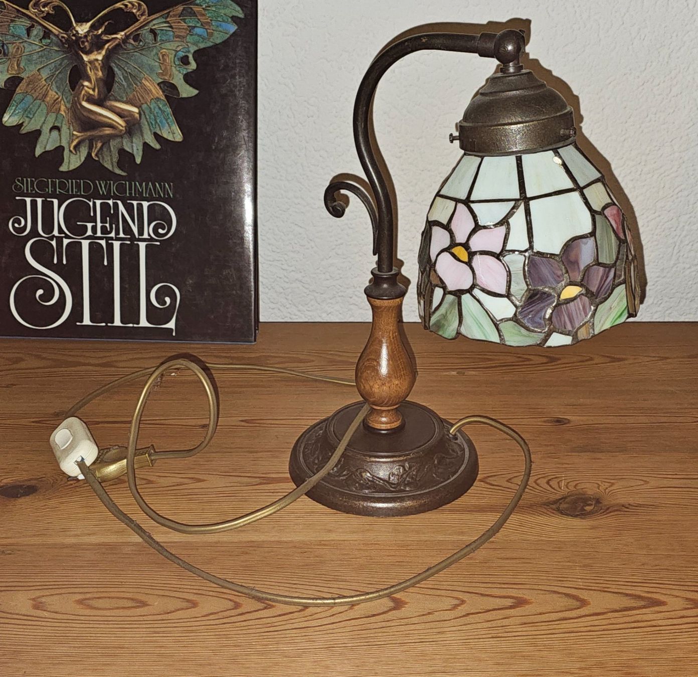 Lampade: zauberhafte Lampe im Tiffany Stil – Usato da Winterthur venduto da Aengscheku