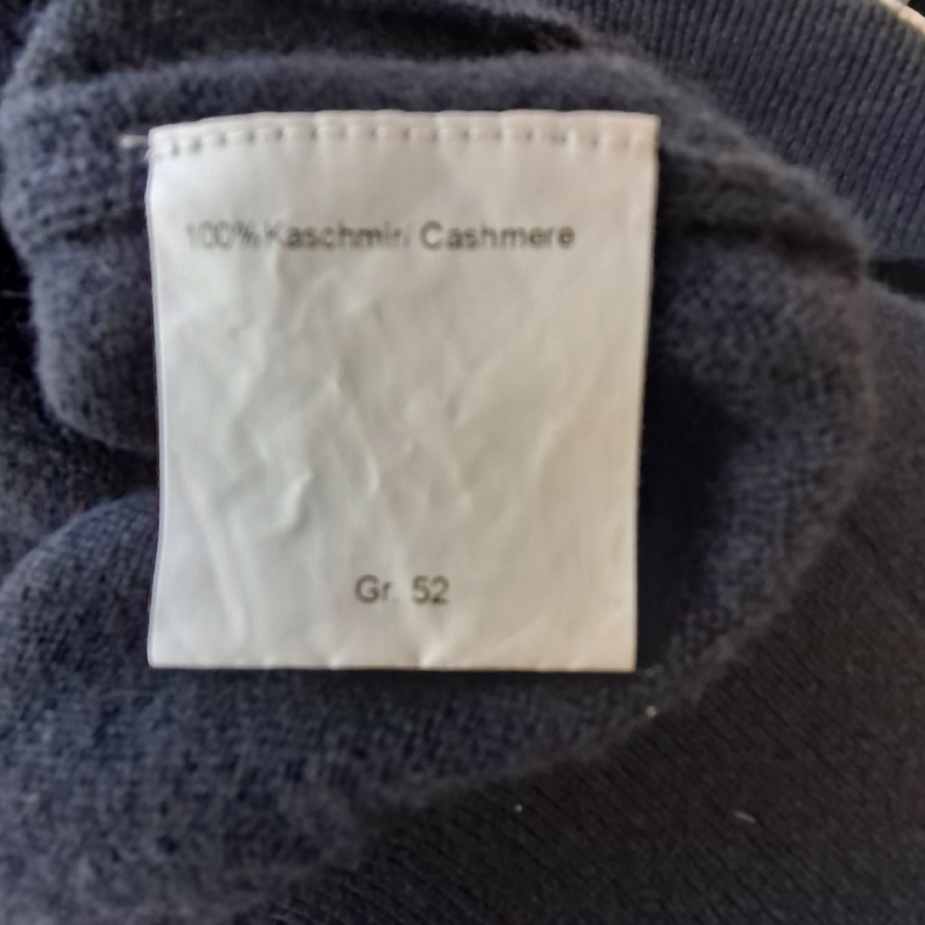 Maglioni & Felpe: 100% Kaschmir Herren Pullover Gr. 52, L dunkelblau  – Usato da Liestal venduto da Mas-Y-Mas 3