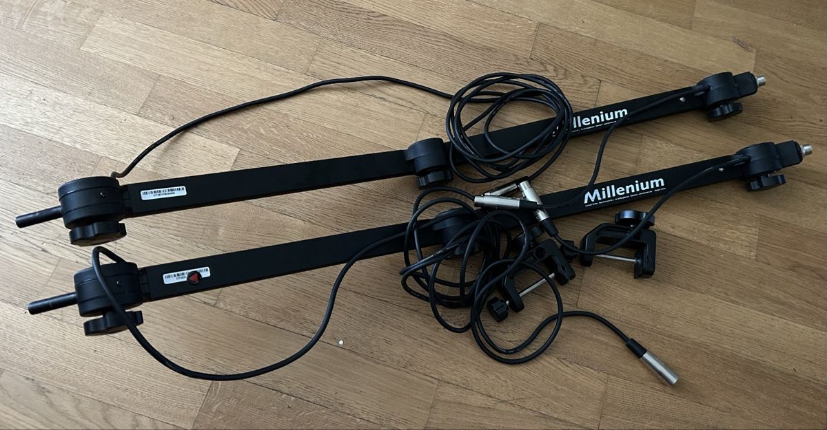 Millenium Sonstiges für Büro & Gewerbe: Zwei Studio-Mikrofonarme mit integriertem XLR Kabel – Gebraucht aus Biel/Bienne von NitnelavV