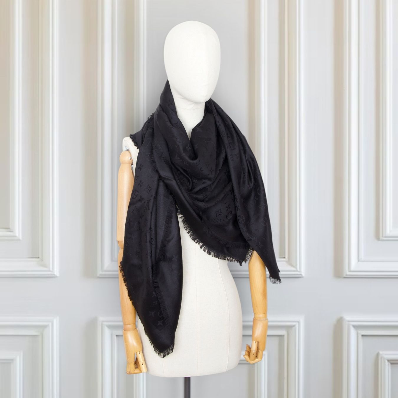 Louis Vuitton Foulards, Tücher & Schals: Louis Vuitton Monogram Schal schwarz – Gebraucht aus Binningen von Designerlabels 1