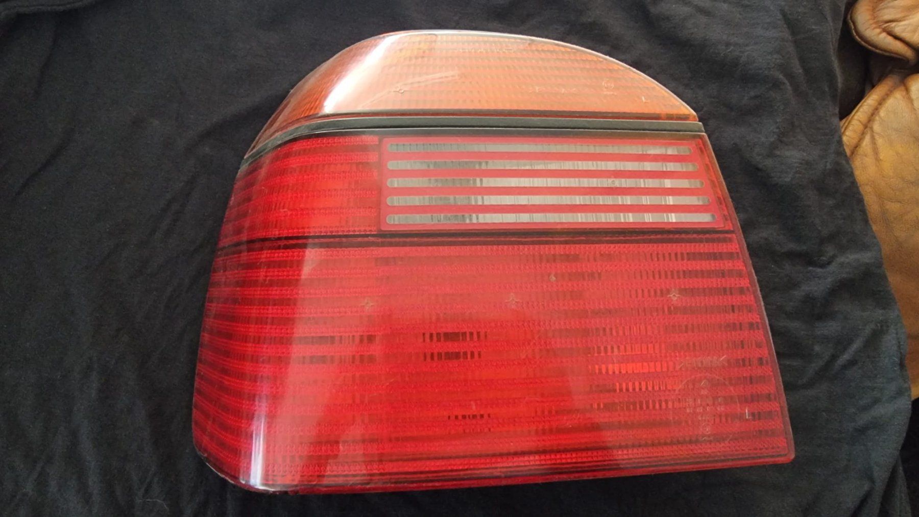 VW Tutti pezzi di ricambio auto: Heckleuchte VW Golf 3 Links - 1H6 945 111 – Usato da Oey venduto da Landrover88