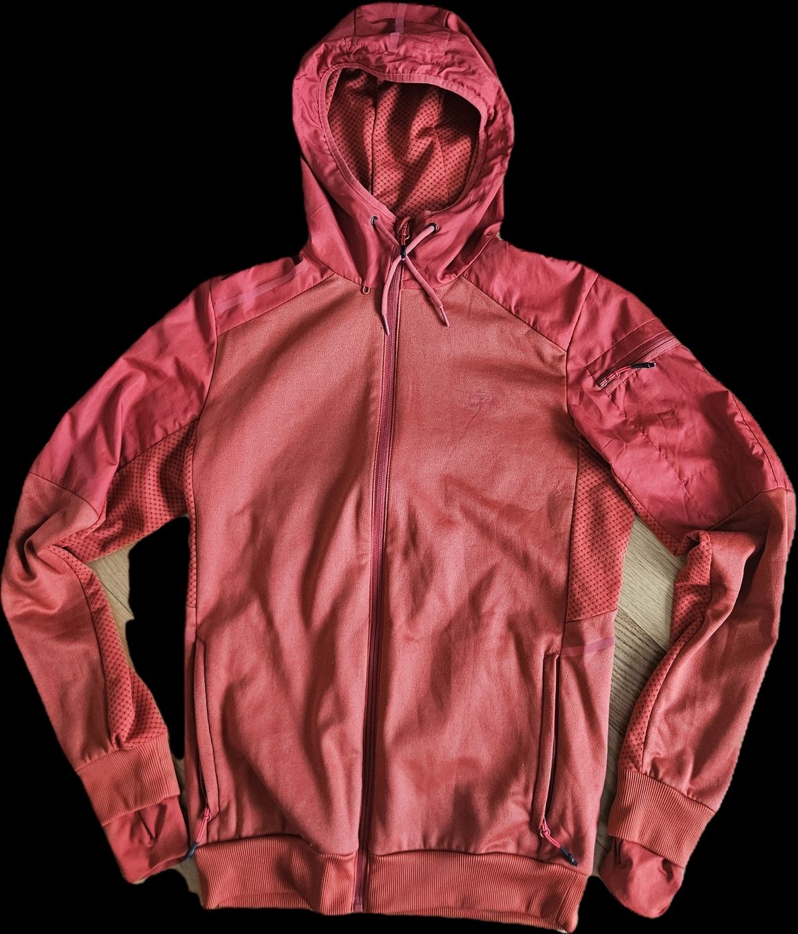 Decathlon Lotti di vestiti: Ensemble Tracksuit Kalendji. Taille S – Usato da Lausanne venduto da magic_roro 1