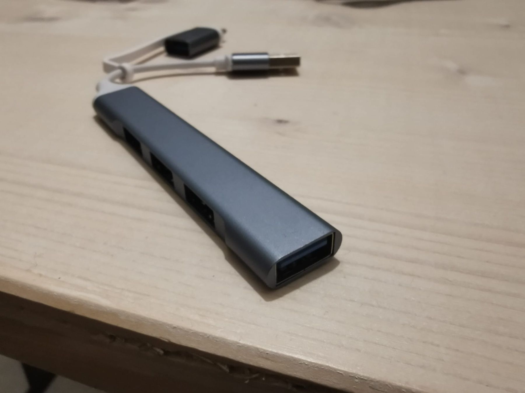 Hubs & Switches: USB Hub mit 4 USB Anschlüssen – Neu (gemäss Beschreibung) aus Münsingen von Nicij88