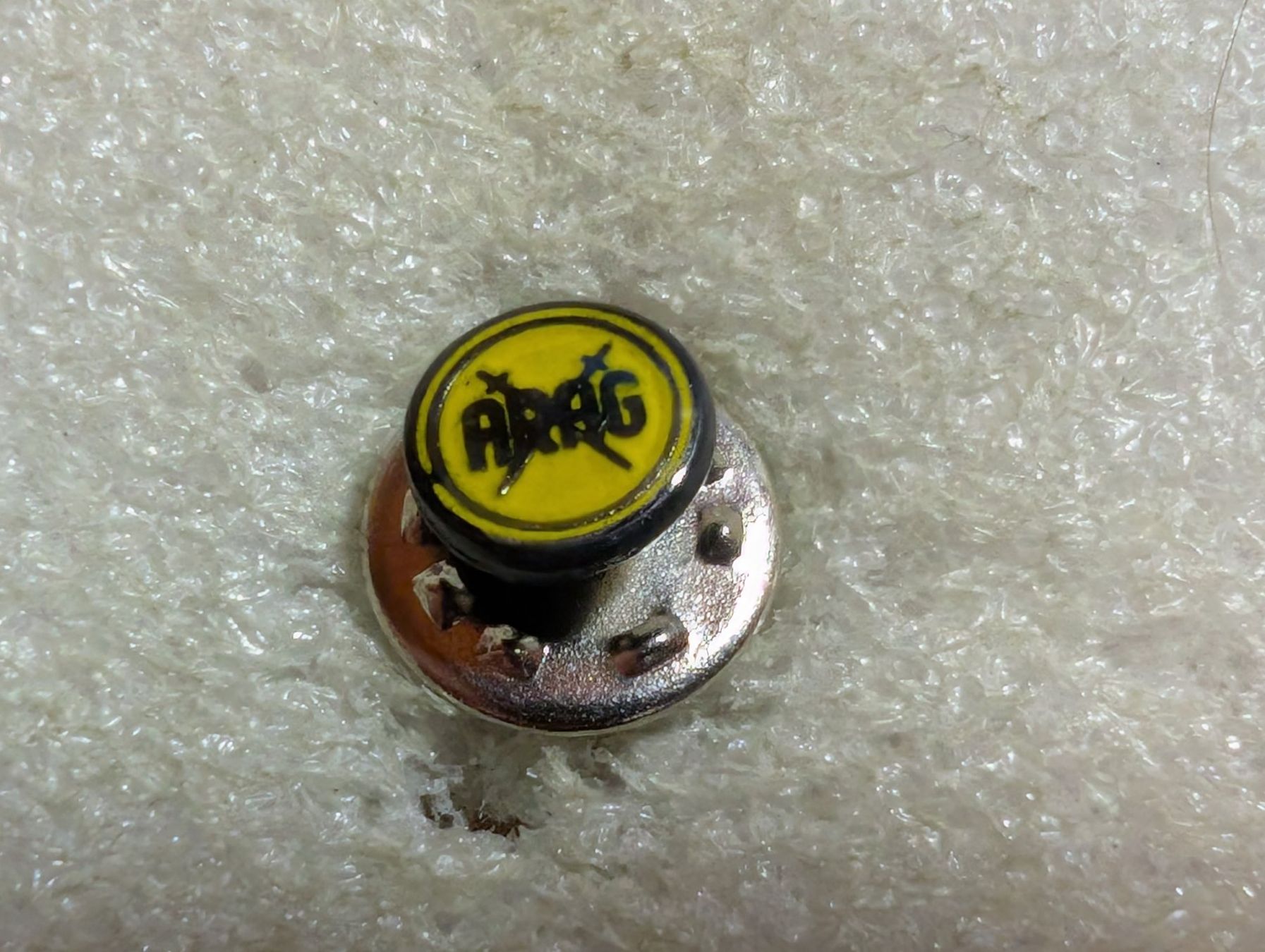 Placchette & Badge: Ansteckpin 177: Arag – Usato da Oppligen venduto da Pin-Fall-Shop