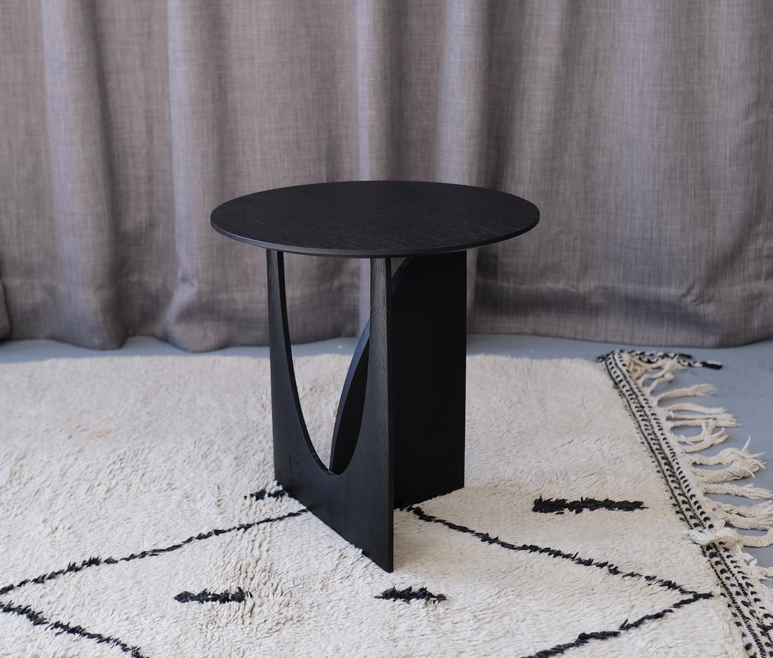 Ethnicraft Tische: Ethnicraft Geometric Side Table – Gebraucht aus Bern von Zmodern_CON 1