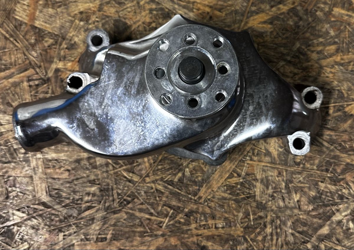 Chevrolet Tutti pezzi di ricambio auto: Chevy Small Block Wasserpumpe – Usato da Buochs venduto da PAT_6969 1