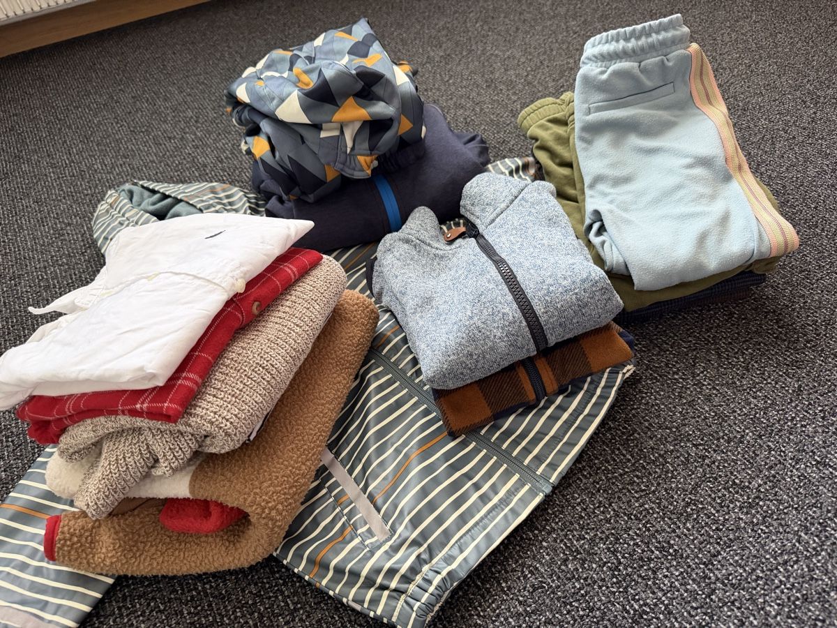 Lotti & Set di vestiti: Kleiderpaket Grösse 98/104 – Usato da Wangen b. Olten venduto da yoshi82