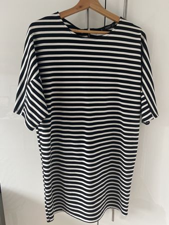 schwarz-weißes Kleid Mango M