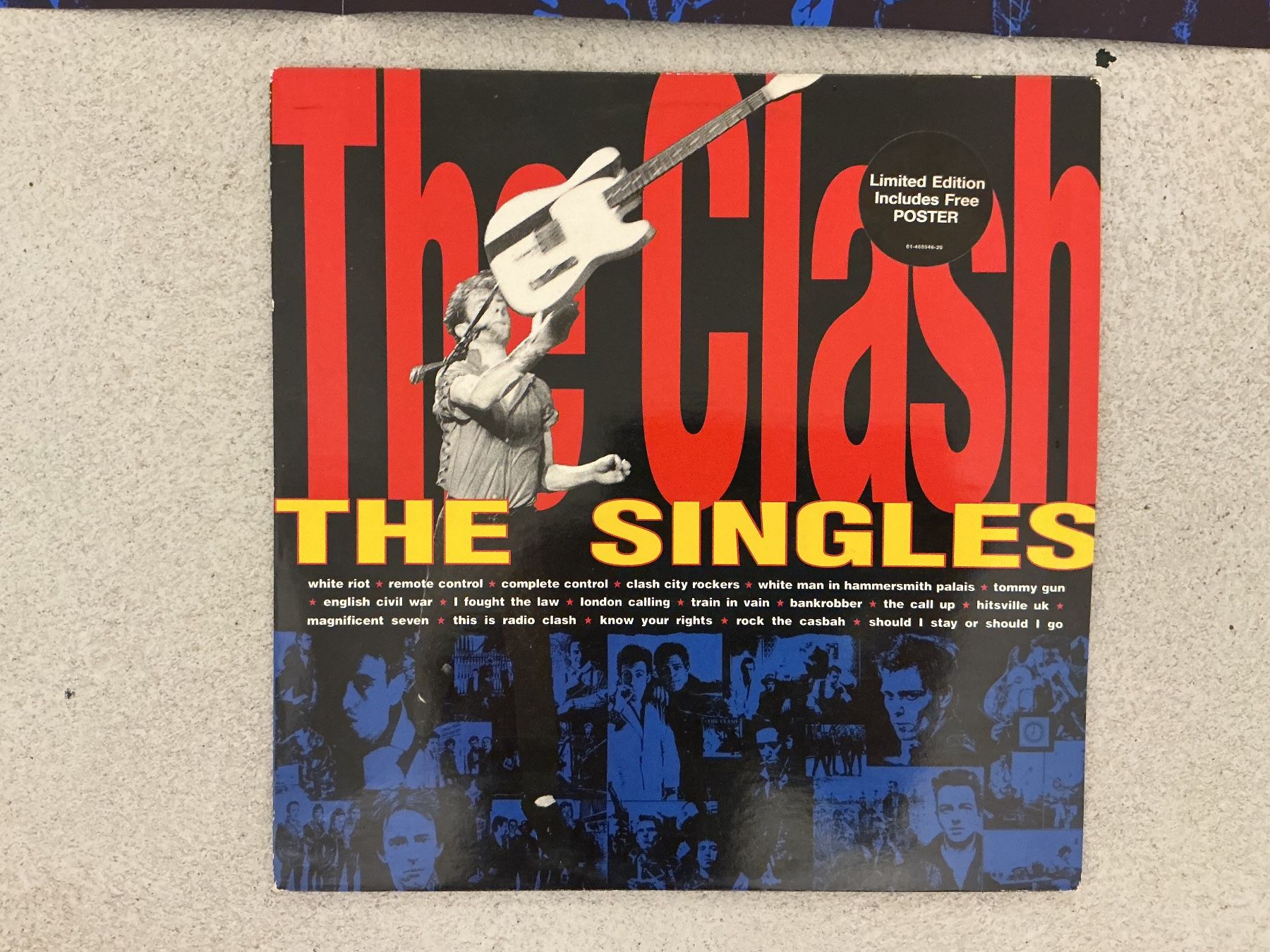 Dischi in vinile: The Clash LP - The Singles , mit Poster – Usato da Winterthur venduto da Tumko_7_Vinyl 1