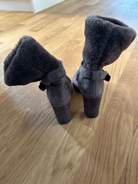 Stuart Weitzman Damenschuhe: Stuart Weitzmann Stiefel -39 – Gebraucht aus Hochdorf von lefaho 1