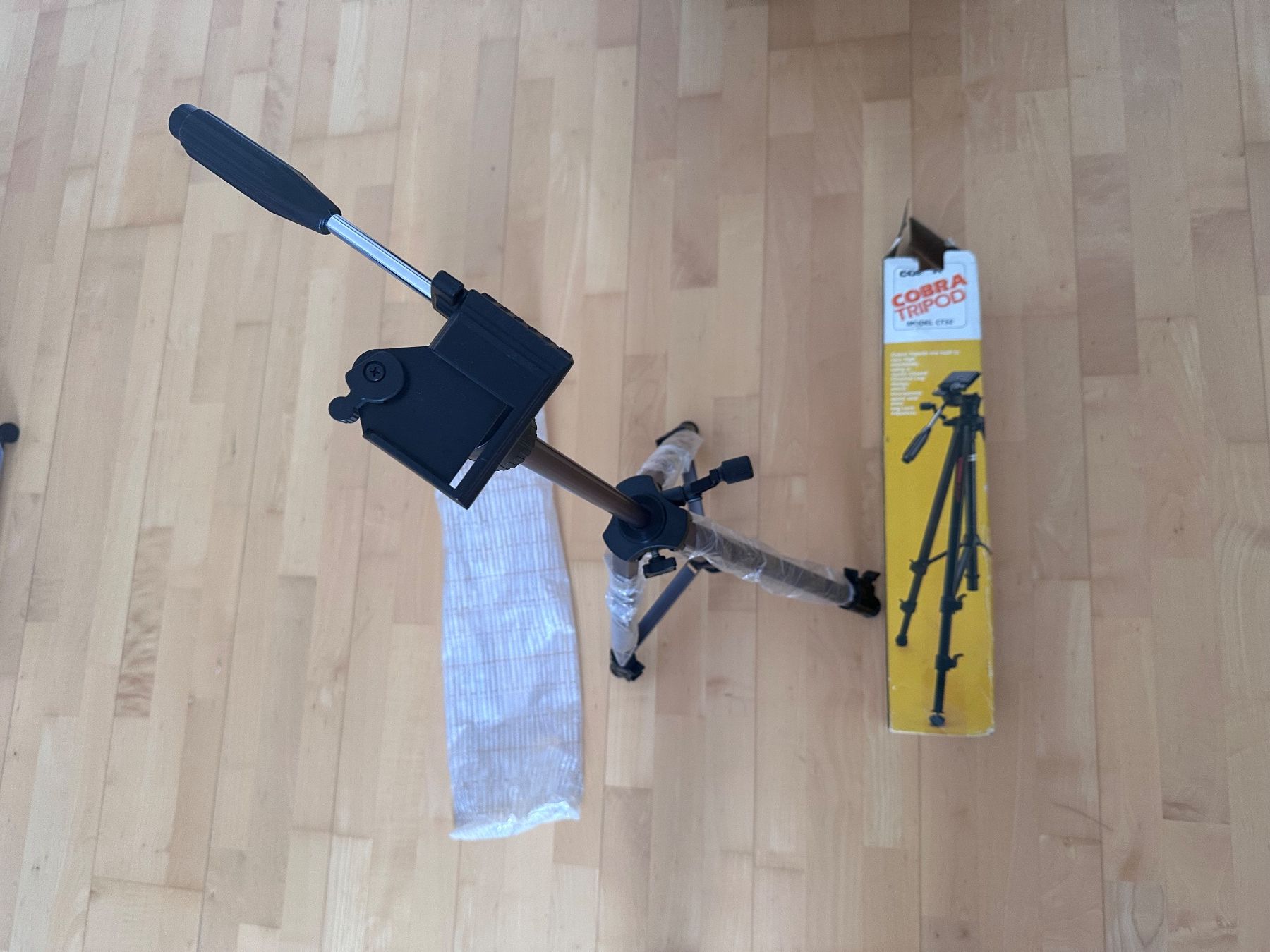 Stative & Stativköpfe: Stativ Cobra Tripod Model ST32 neuwertig mit Box – Neu und originalverpackt aus Bern von agu_cb28 1
