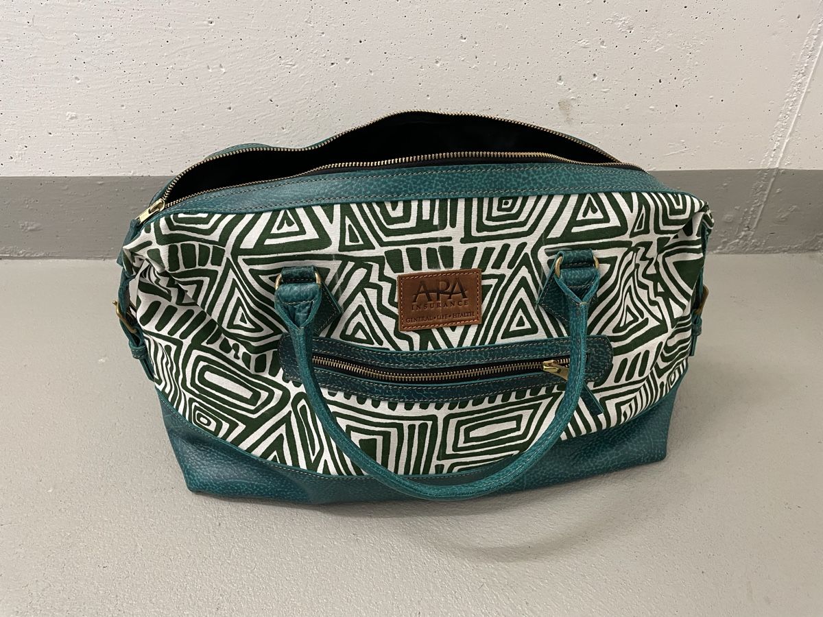 Borse: Travel bag 30x50 cm NEW – Nuovo e nell'imballaggio originale da Männedorf venduto da iza04 9