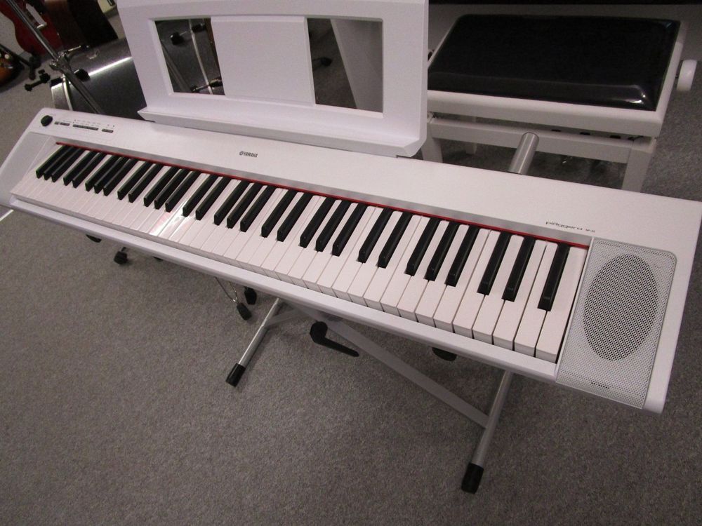 EPIANO YAMAHA NEU, 76 leicht gewichtete TASTEN, ab Lager! Kaufen auf Ricardo