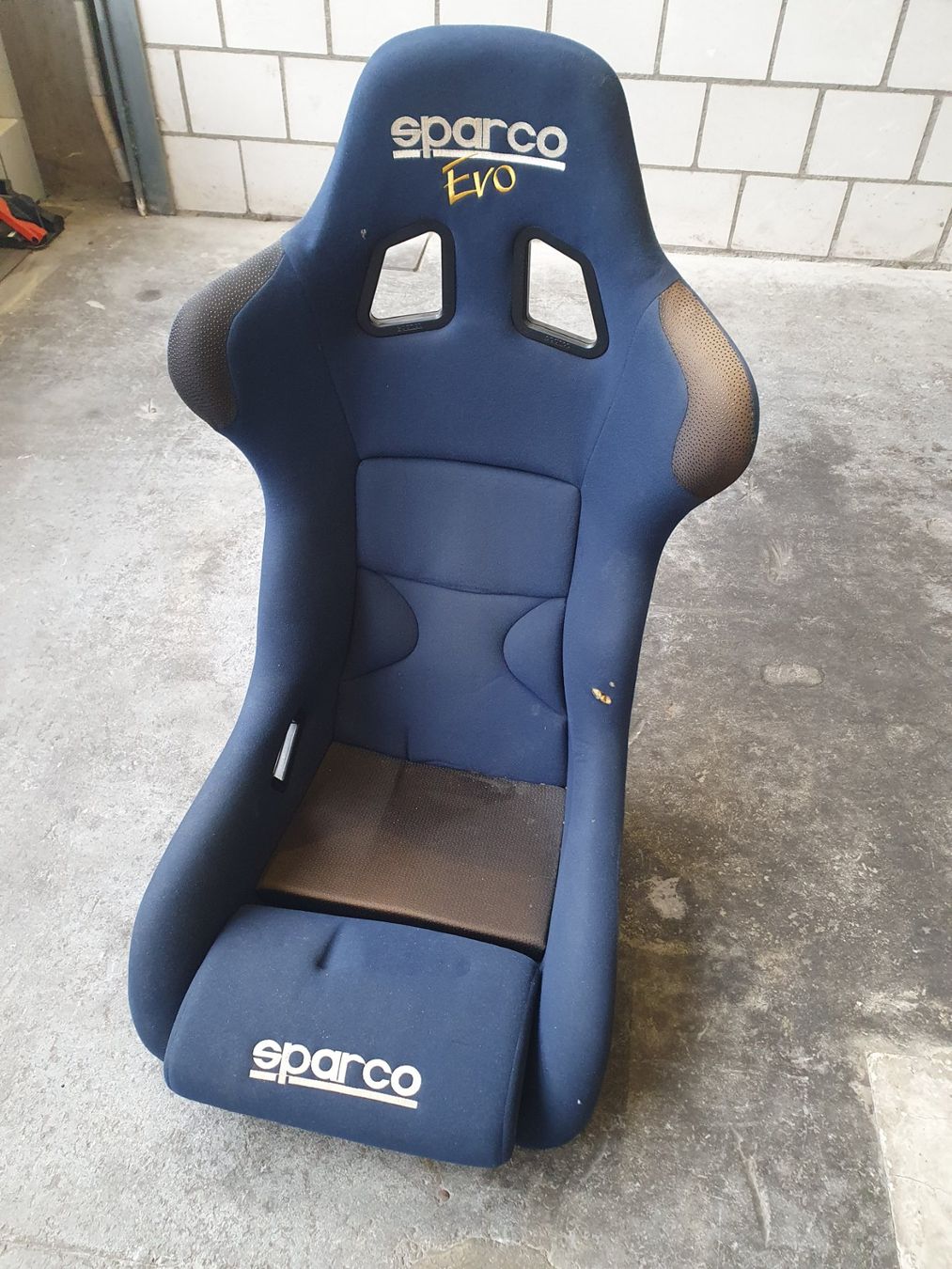 : Sparco Evo Schalensitz für Rennwagen oder Simulator – Difettoso da Ruswil venduto da Kadettch