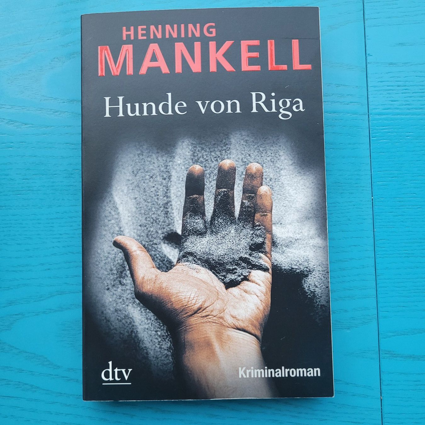 Libri: Henning Mankell- Hunde von Riga – Usato da SCHÜBELBACH venduto da CoKaHa
