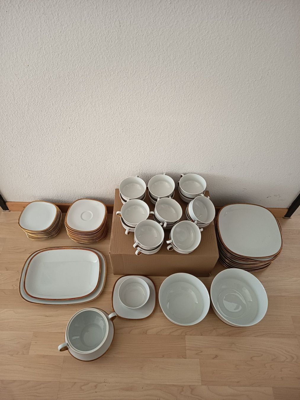 Set di piatti: Vintage Langenthal Geschirr Set 67 Teile – Usato da Wangen b. Olten venduto da crea_look 8