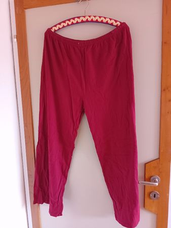 Pijamahose dunkelrot Gr. 48/50