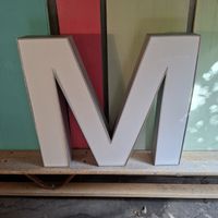 Leuchtbuchstabe M Leuchtreklame Vintage Design Weiss Alu