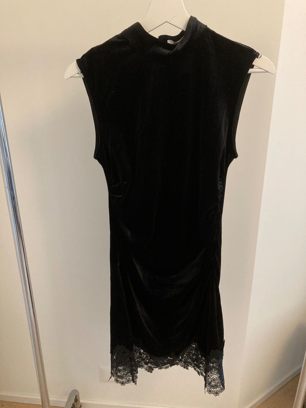 Vestiti: The Commense Samtkleid Schwarz Gr. M, Neu mit Etikett – Nuovo (secondo la descrizione) da Zürich venduto da Estelle_C