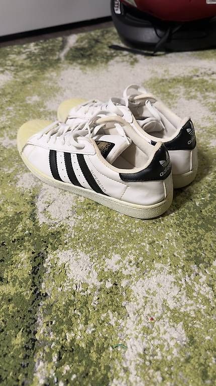 Chaussures hommes: Adidas Superstar  Grösse 42 – D'occasion à Pratteln par mer_lkt6