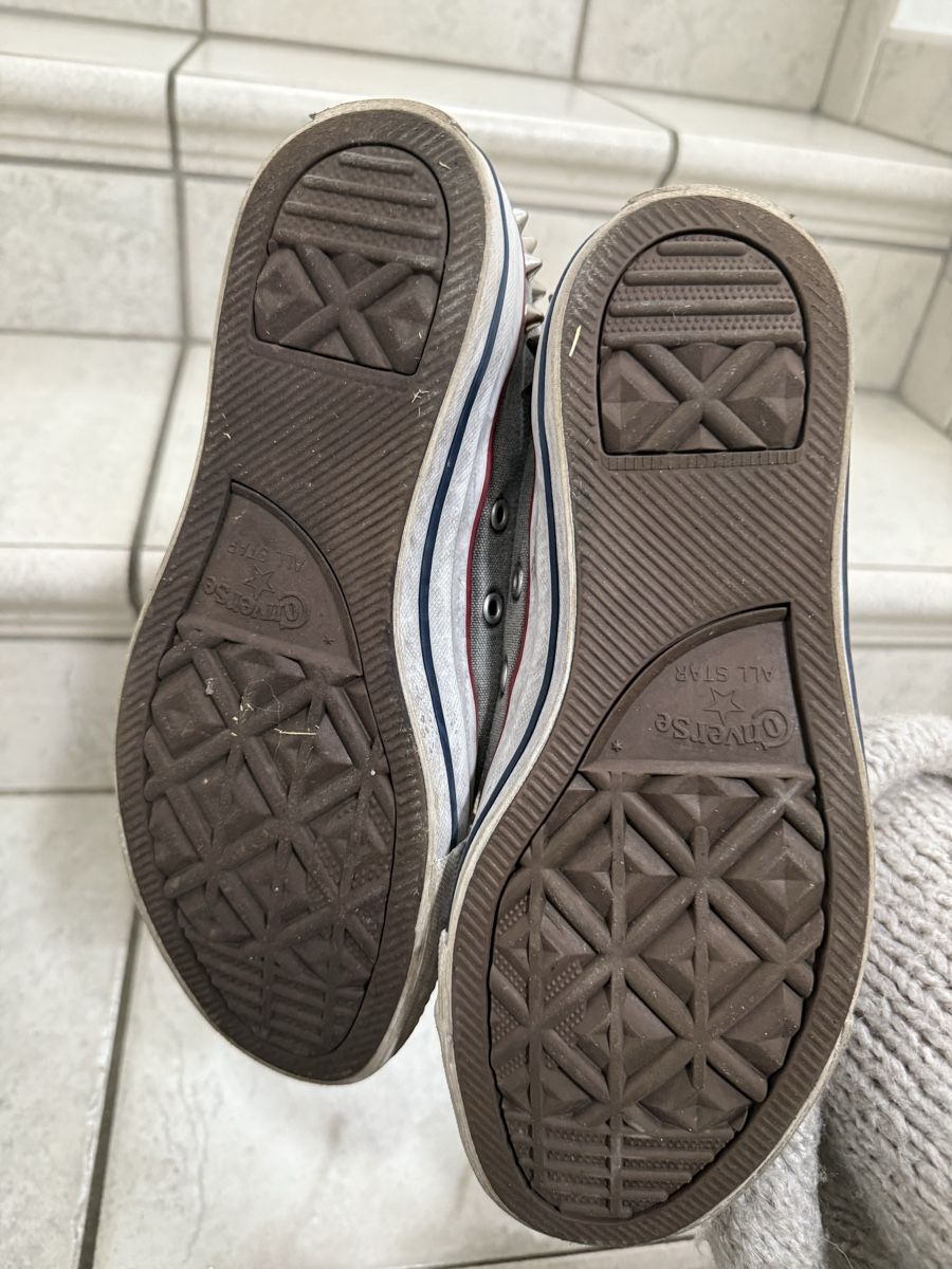 Converse Scarpe da uomo: Converse All Star alte grigie con brillantini e borchie – Usato da Minusio venduto da jaelle.foc 3
