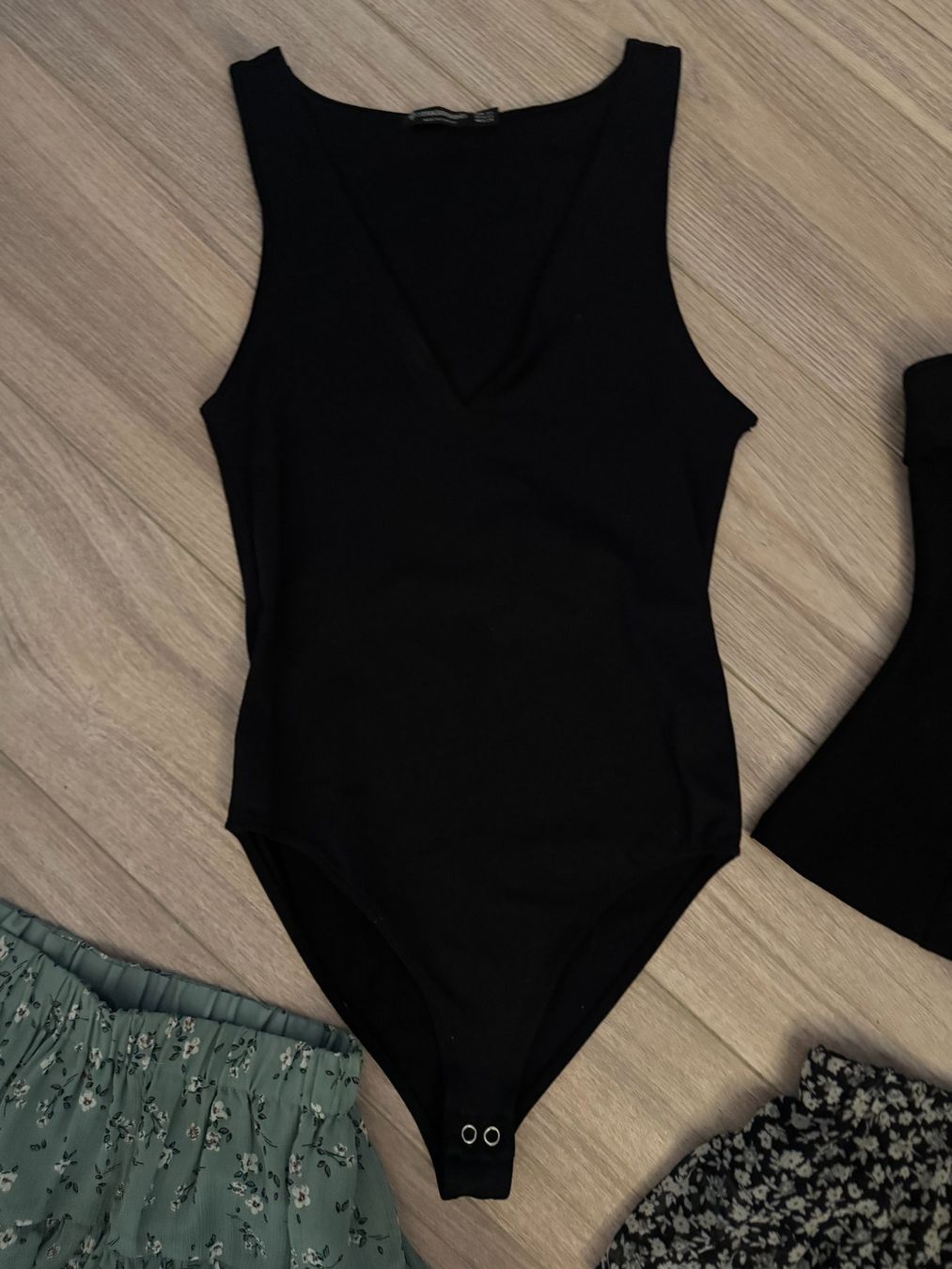 Kleiderpakete: 5 Stk. Damenset Gr. XS – Neu und originalverpackt aus Bonstetten von VCLS 4