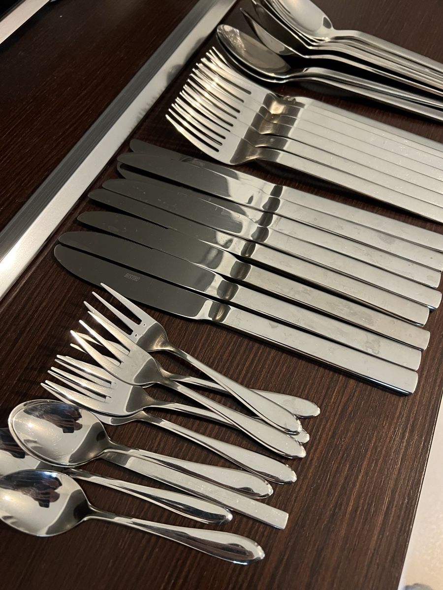 Cucine complete: Silverware Set, Stainless Steel, 45-Piece – Nuovo (secondo la descrizione) da Corsier GE venduto da Karol_save_planet