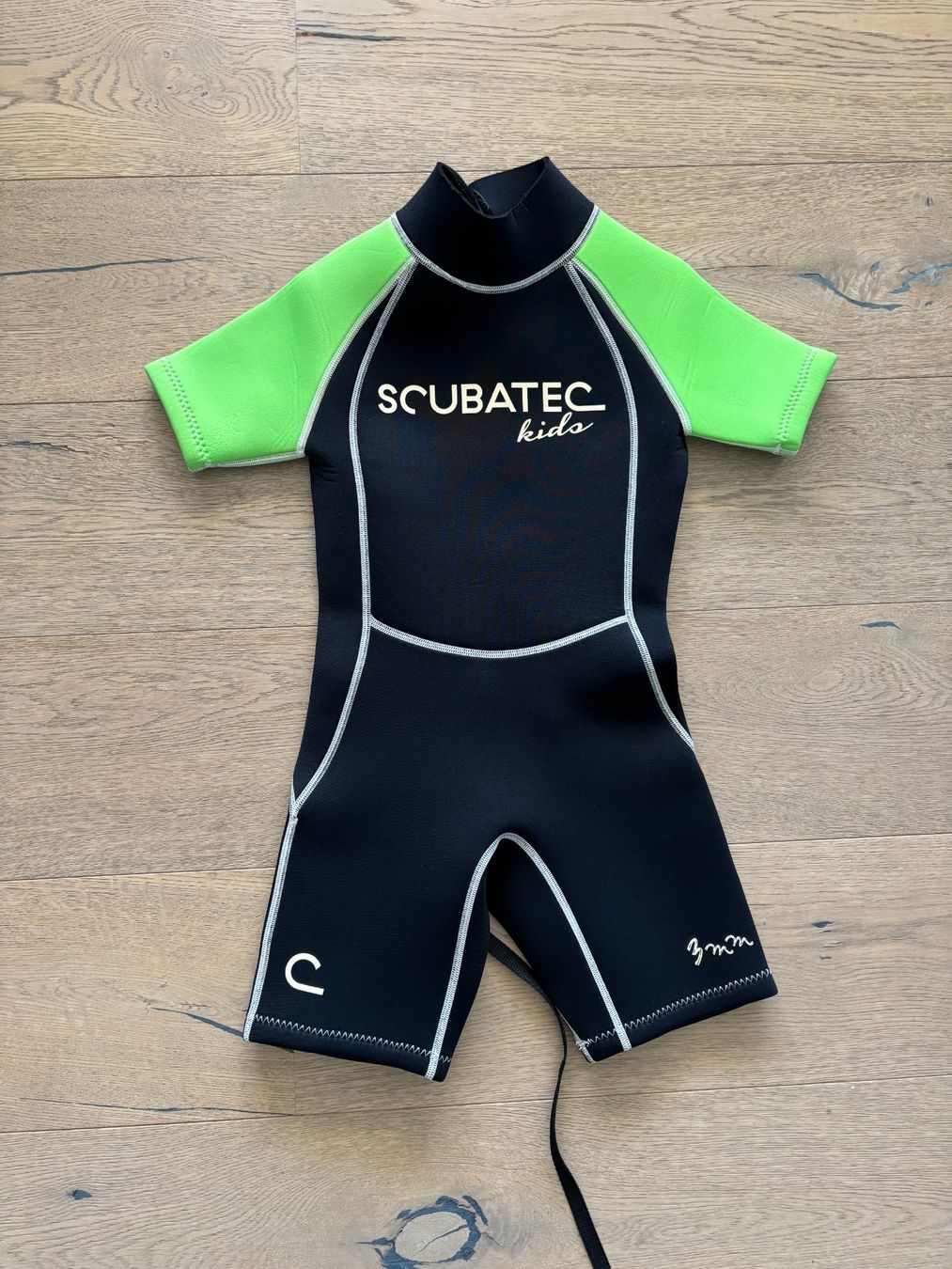 Surfboards & Schwimmbrette: Neopren Shorty, Kids – Gebraucht aus Wahlendorf von Irba