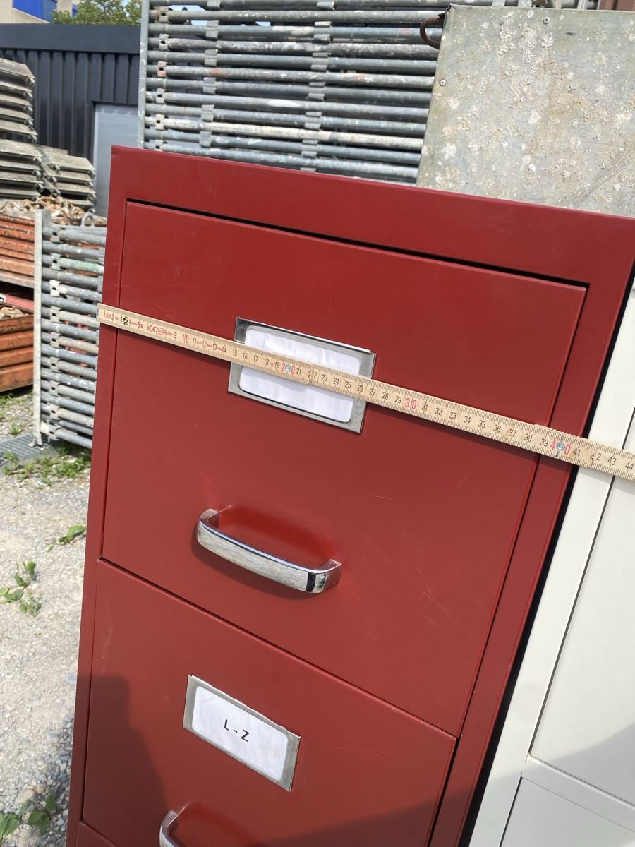 Armadi: Lista Schrank Metall  – Usato da Effretikon venduto da Metiiiii 2