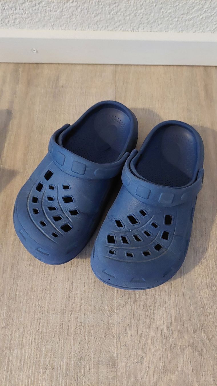Scarpe per ragazzi: Schuhpaket für Junge – Usato da Egolzwil venduto da mobiledeluxe 6