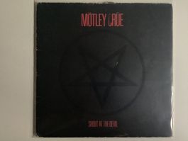 Mötley Crüe LP - Shout At The Devil (Cover schlecht)