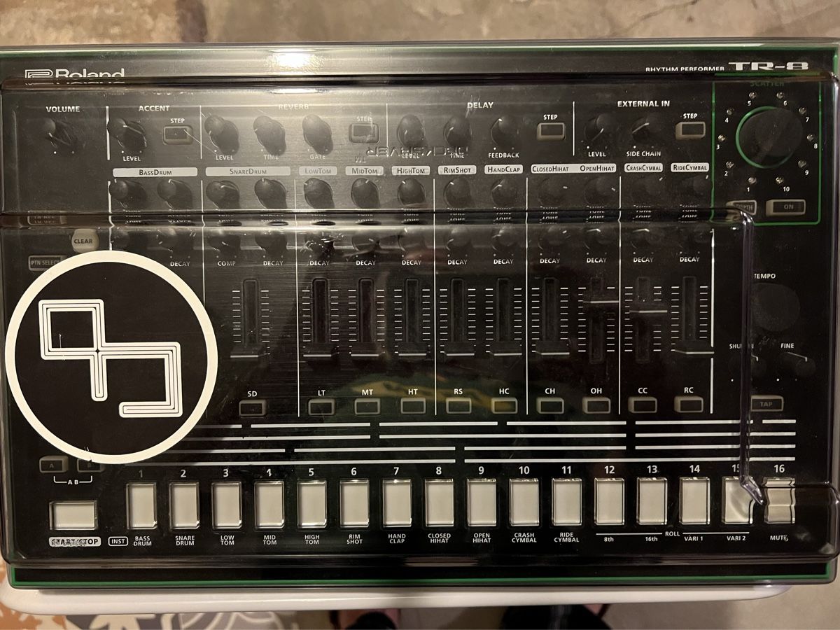 Roland Platines de mixage: Roland TR8 Rhythm Performer with protective case  – Neuf (Voir description) à Pratteln par  3