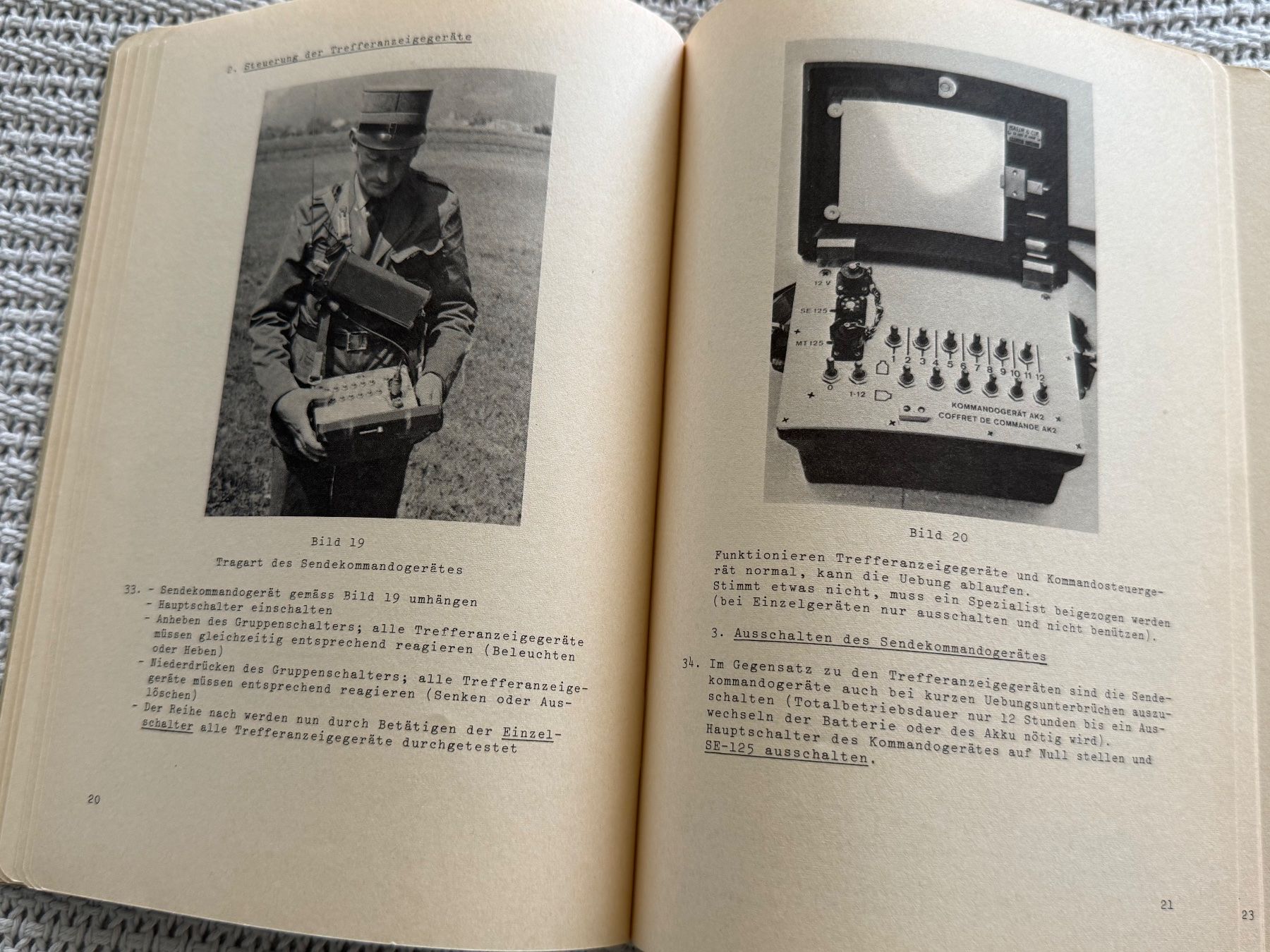 Bücher: 4 Reglemente: Trefferanzeigen/Gefechtsschiessen - CH Armee – Gebraucht aus Brütten von Hst1 4